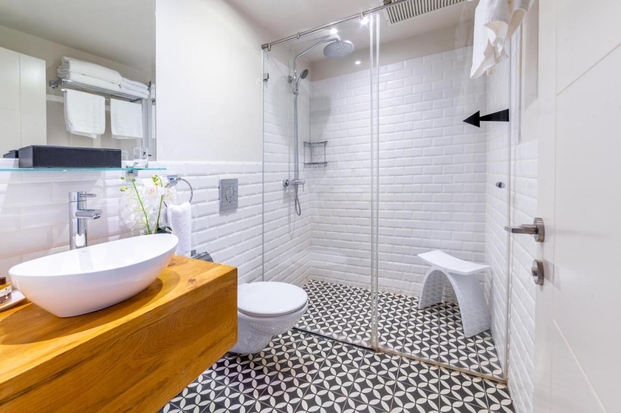 Jacob Shenkin Hotel 4*