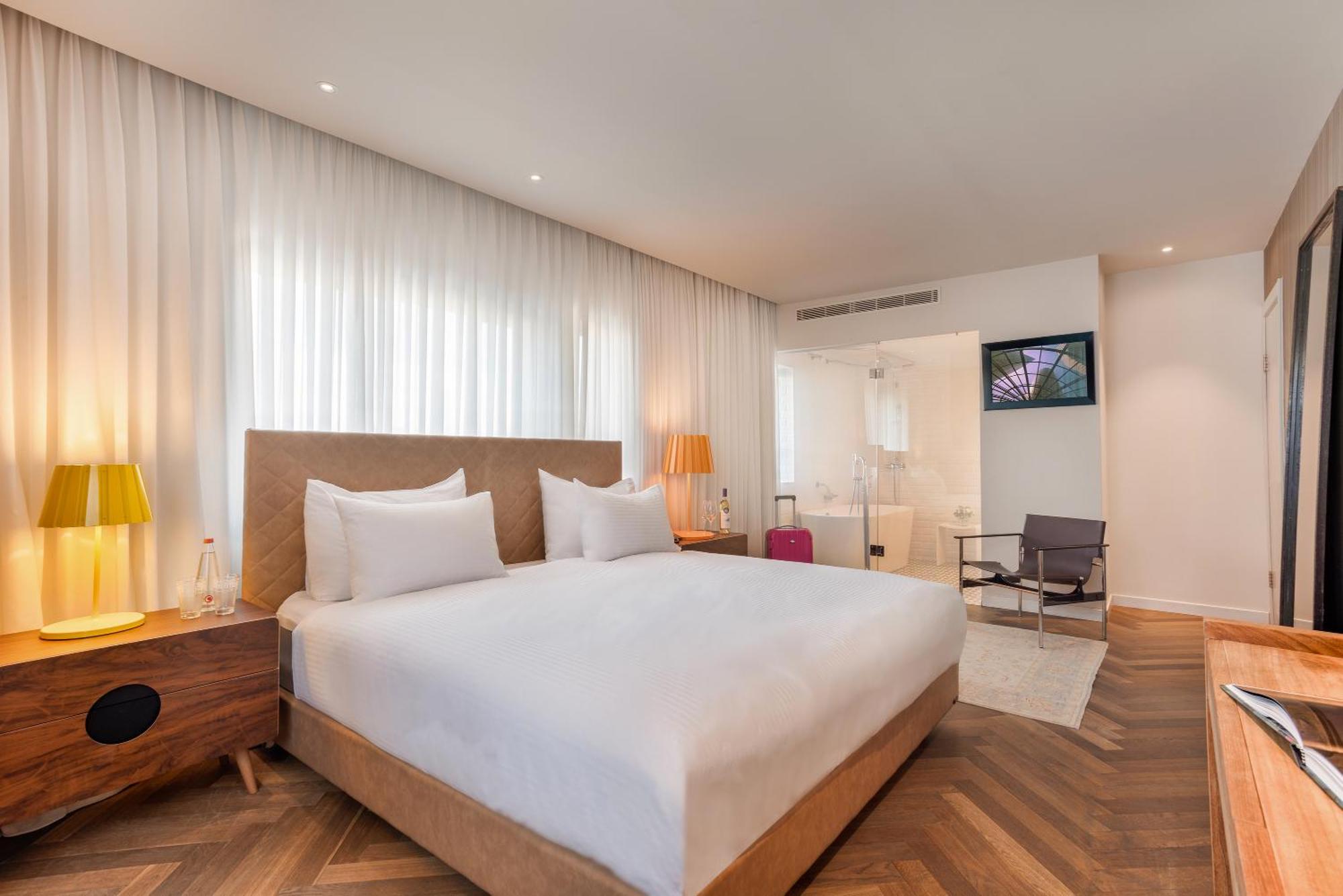 Jacob Shenkin Hotel